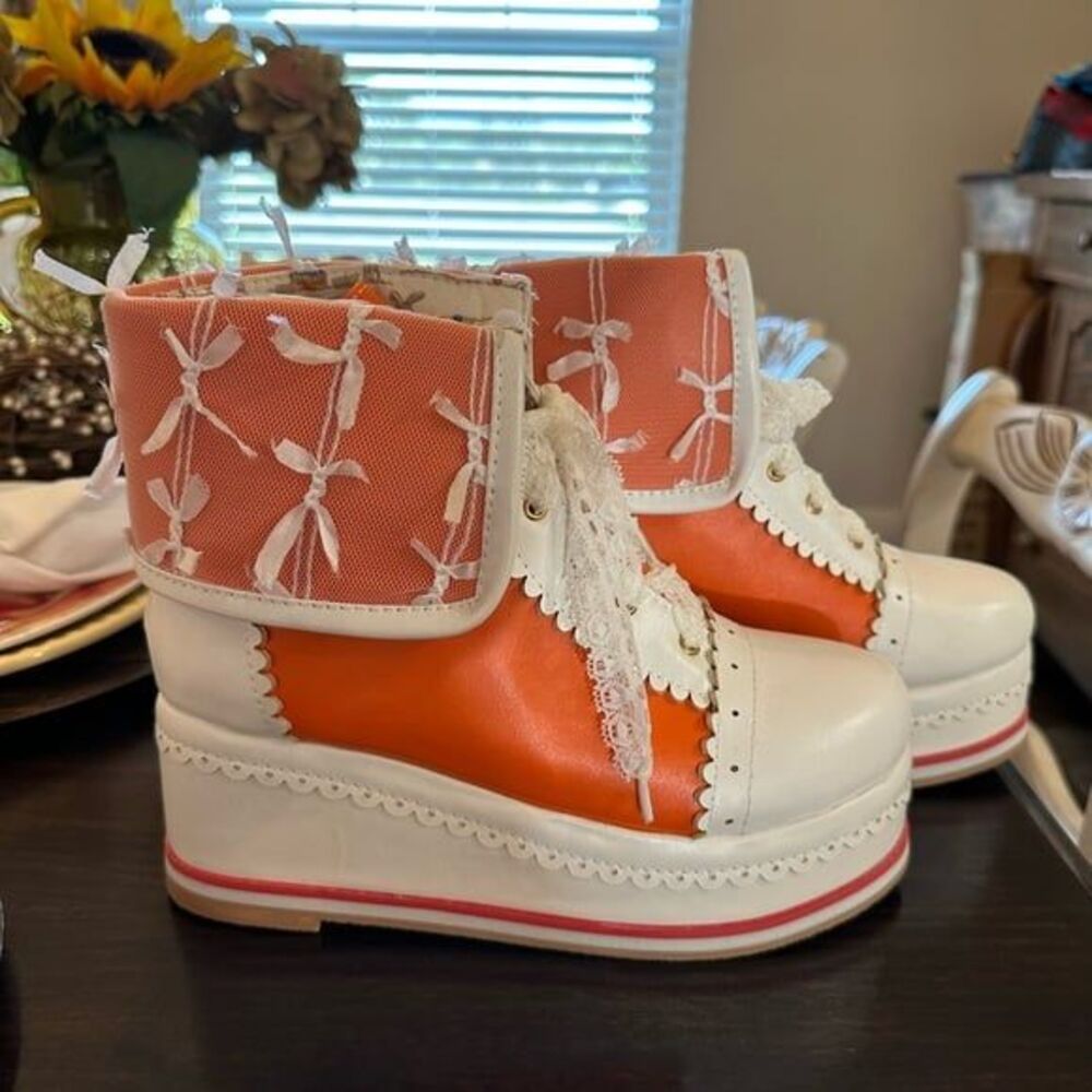 SaraIris NWOT Women's size 7 (38) Orange Lace-up Platform Boots Cosplay